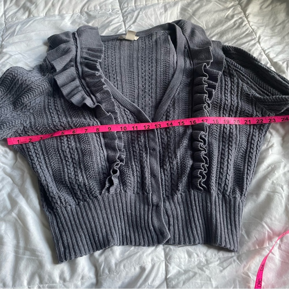 H&M Gray Ruffle V-Neck Button Cardigan - Picture 5 of 8